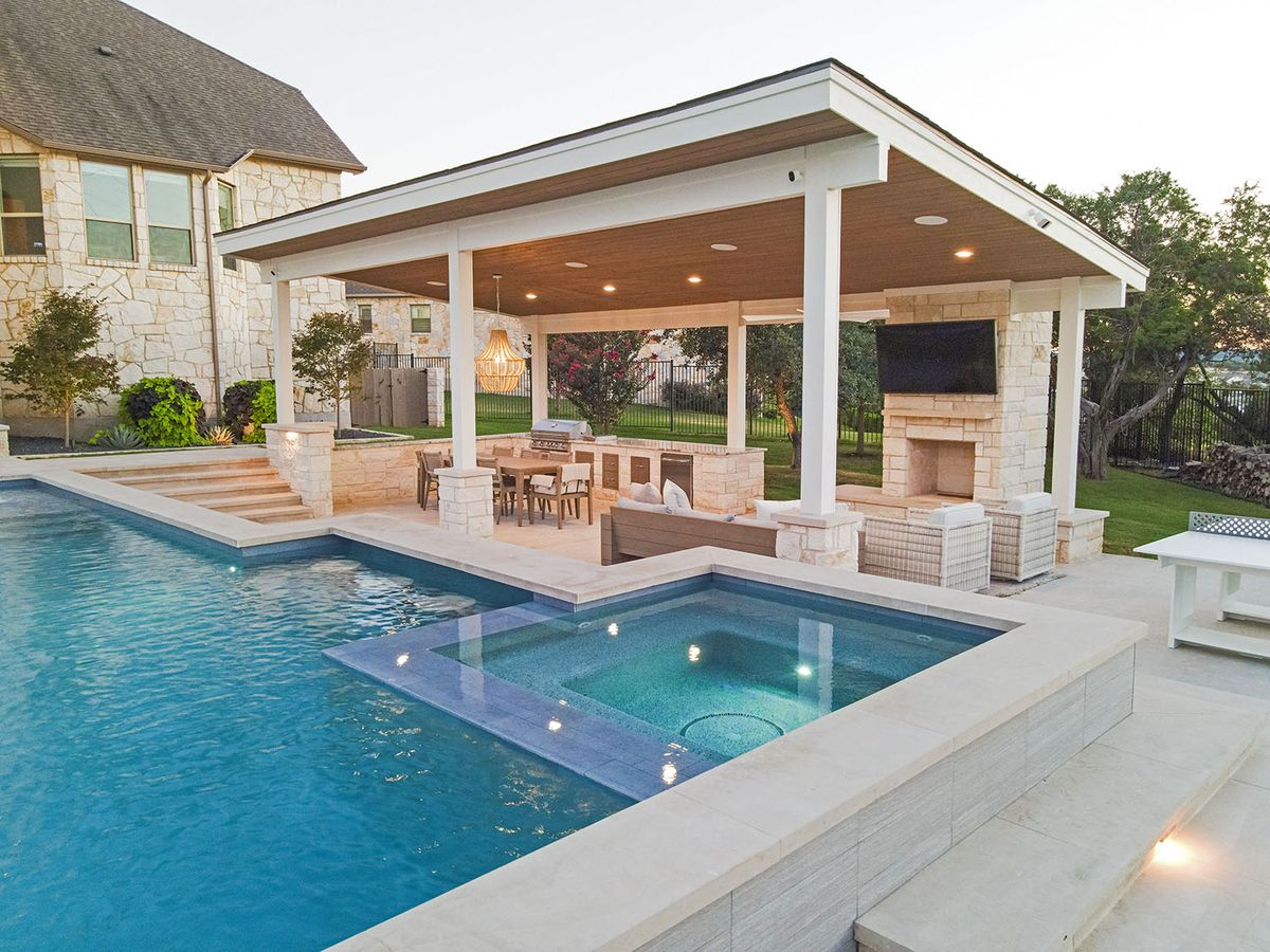 Lắp đặt thiết bị hồ bơi